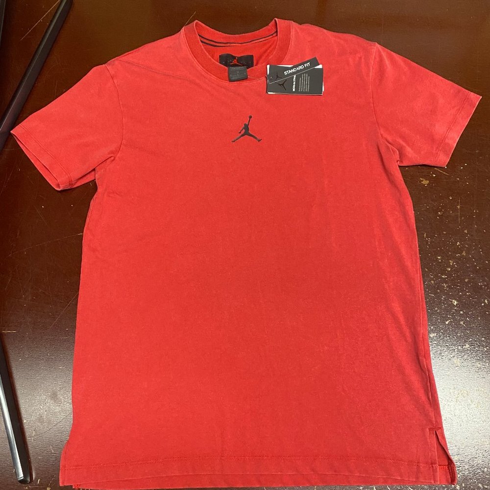 Air Jordan Mens Red Jumpman DA2694-687 Standard Fit Comfort Pullover T Shirt
